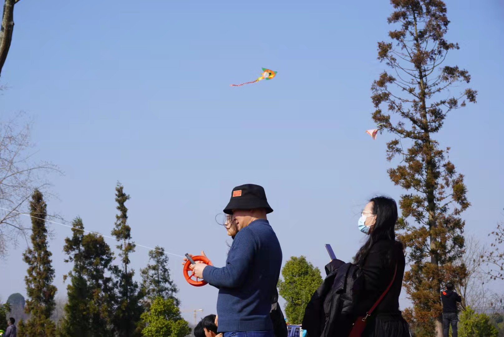 （中首）春天“上线” 毕节金海湖湿地公园游人如织