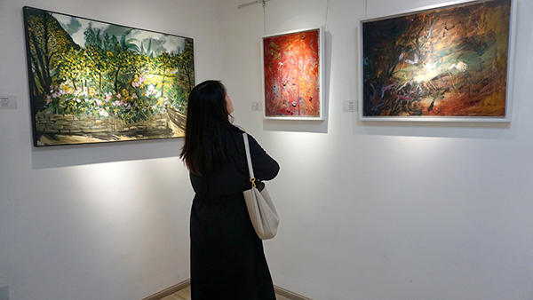 成都街头“小画廊” 烟火气里国际范_fororder_画展现场-摄影-廖宇