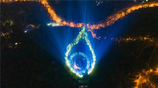 （供稿 文体列表 三吴大地南京 移动版）“2019紫金山·中国七夕文化节暨第二届紫金山七夕荧光跑”举行（列表页标题）“第二届紫金山七夕荧光跑”举行