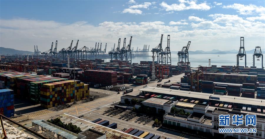 深圳港集装箱吞吐量突破2500万标箱