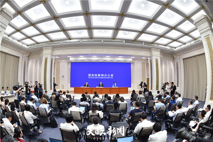 （要闻、客户端贵州、移动版）孙志刚：昔日“天无三日晴、地无三尺平”的贵州，已成世人向往的旅游胜地
