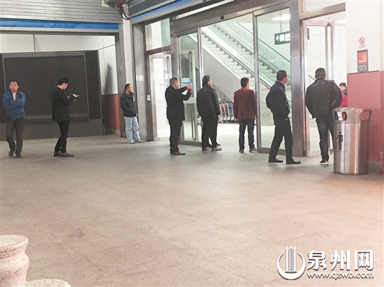 【舆情 主推】【滚动新闻】【地市 泉州】泉州晋江国际机场存在“黑车”拉客乱象