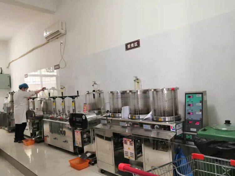 （转载）眉县：熬制中药汤剂 助力疫情防控
