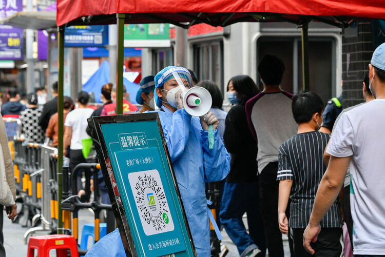 这座城首次按下“慢行键”：为深圳河两岸早日恢复快节奏