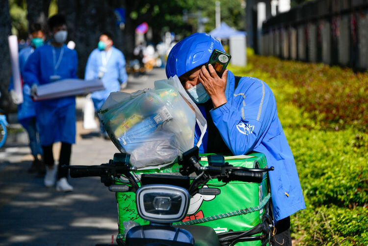 这座城首次按下“慢行键”：为深圳河两岸早日恢复快节奏
