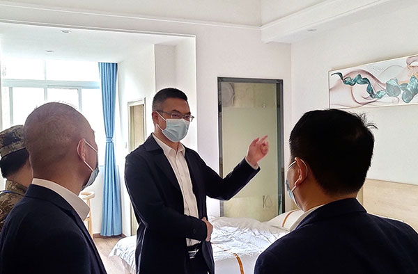 自贡市沿滩区委书记刘军督导清明期间疫情防控、森林防灭火等重点工作_fororder_调研现场