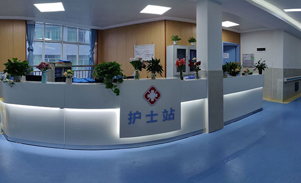 宜宾翠屏区强基提质做好两项改革“后半篇”文章工作_fororder_改扩建后的白花镇中心卫生院护士站-供图-翠屏区卫生健康局