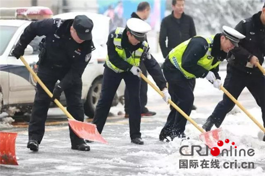 陕西长安区24小时清雪除冰不停歇确保市民安全出行_fororder_11