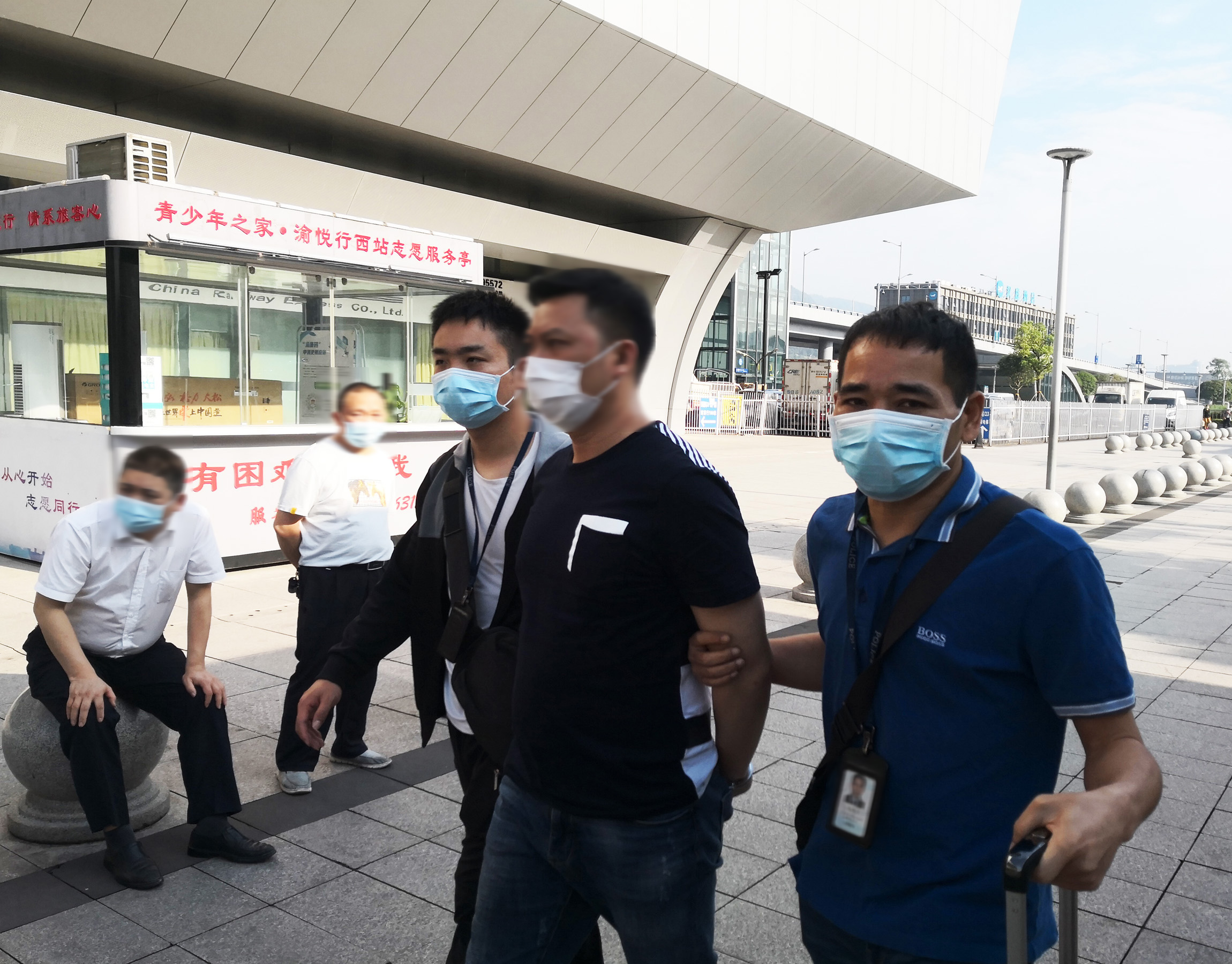 图片默认标题_fororder_广州增城警方抓获“铁网6号”逃犯姚某驱