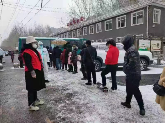 沈河区教育局党员干部持续支援社区疫情防控_fororder_图片14