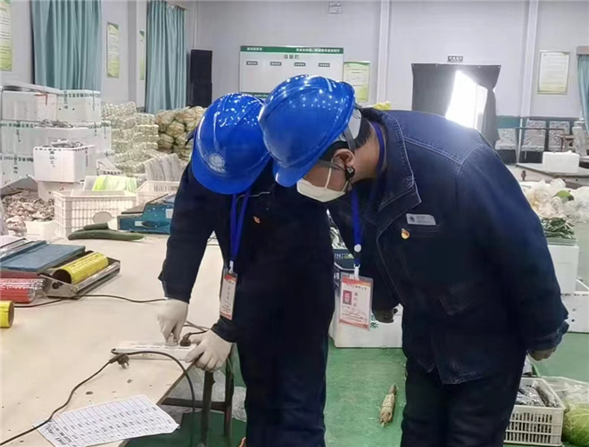 国网西安市阎良区供电公司：党旗红保菜篮绿 疫情面前显担当_fororder_WeChat 圖片_20220323090639_副本
