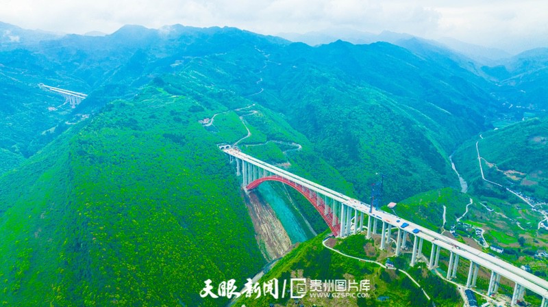 仁遵高速大发渠特大桥主体建成
