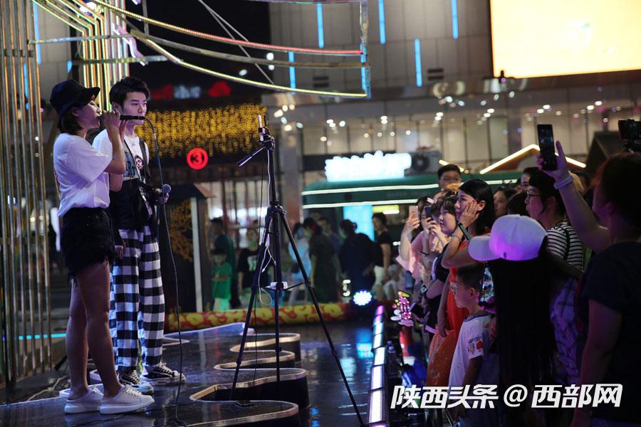 大唐不夜城夏夜旅游热度高，免费文化消费成亮点