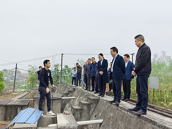 自贡市人大常委会副主任王孝谦视察富顺县水土保持工作_fororder_调研现场