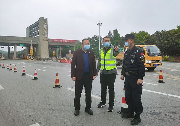 自贡市大安区委书记彭长林带队调研疫情防控工作_fororder_1调研现场