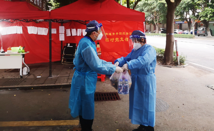 泉州党员干部齐心协力战“疫”：不同的年代 共同的担当_fororder_图片1