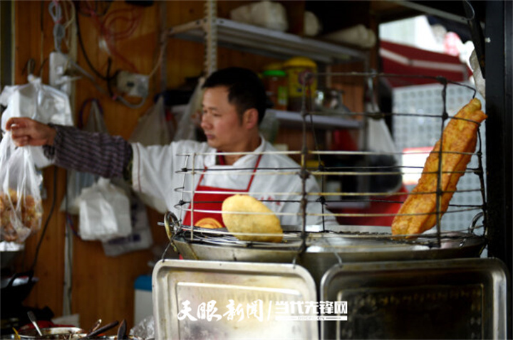 贵阳：老街深巷享受市井美味