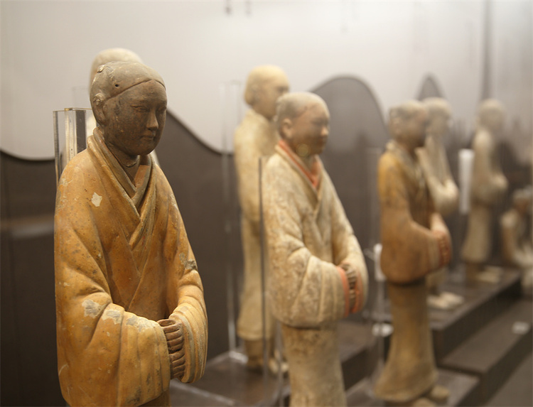汉文帝霸陵出土的23件（组）精品文物首次在汉景帝阳陵博物院展出_fororder_AN0A0090