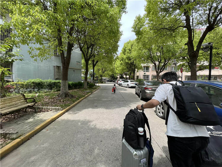 小编隔离手记| DAY 7：一家三口成功出舱，还有满满的行李箱