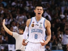 方硕时代到来? 老马:他已经是球场上的大明星了