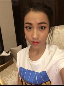 撞脸郭晶晶婆婆！吉克隽逸竟和朱玲玲这么像