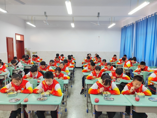 贵州碧江：“吃得饱”更要“吃得好” 学生营养餐再提质_fororder_微信图片_20220512112826