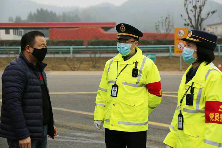 中国梦 劳动美｜汤晓明：交通执法先行者 为人民交通安全保驾护航_fororder_微信图片_202204251006556