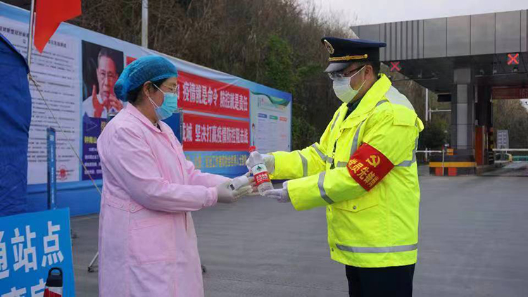 中国梦 劳动美｜汤晓明：交通执法先行者 为人民交通安全保驾护航_fororder_微信图片_202204251006554
