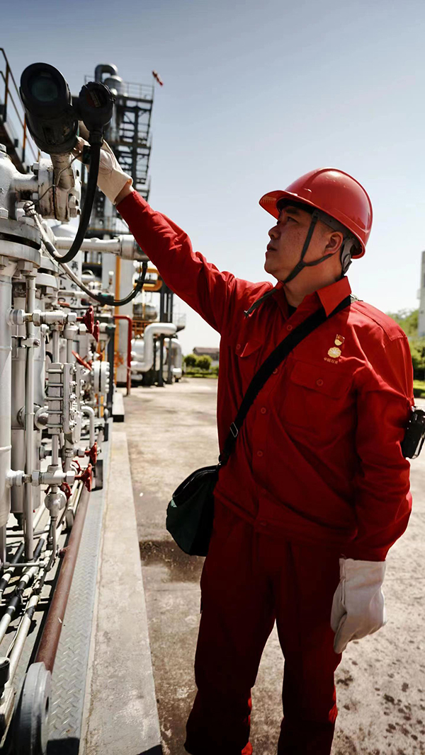 中国梦 劳动美｜熊波：攻难题 重传承 百炼成钢的中油专家_fororder_微信图片_202204260113525
