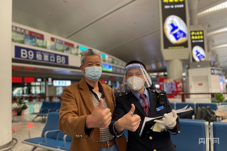 「奋斗者·正青春」手账本里的温情服务