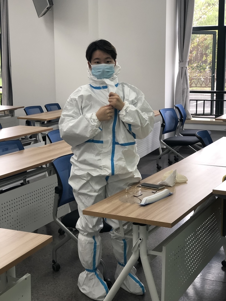 【自述】26岁上海高校女教师：为了保护患病学生，我成了全校最孤独的人