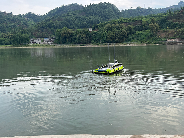 迎汛备战 四川水文在行动_fororder_夹江水文站雷达在线测流设备