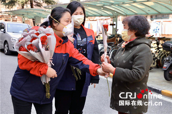 台青抗疫故事：她是社区居民口中的“好囡囡”（两岸观察）_fororder___172.100.100.3_temp_2_1_2_1_1_56963920-418a-4bfc-bb00-d3bfcfc9755a