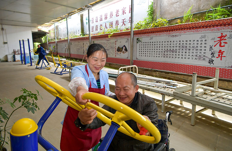 Chinese Dream & Labor Beauty | Pu Yu: Conscientious Nurse of Elderly Care Warms People's Hearts with Sincerity_fororder_4