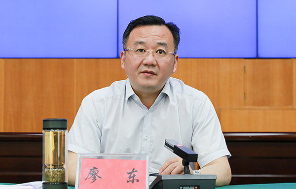 自贡沿滩：争创全省县域经济发展先进区 确保综合实力走在全省前列_fororder_沿滩区委副书记、区长廖东讲话