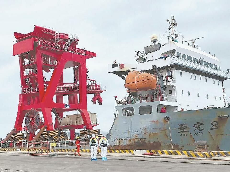 平潭首次发出驶向巴基斯坦的货轮_fororder_1702ee16-e013-4678-a4ea-857db5717d2c