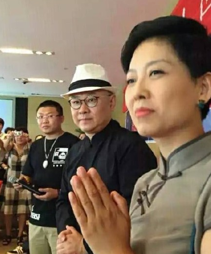 发福后的刀郎现身了！成都举行歌迷见面会