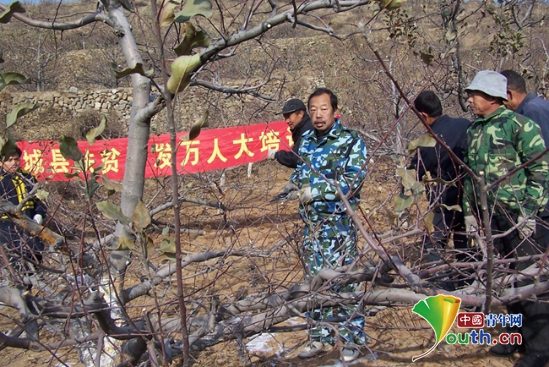 “新愚公”李保国：彰显党员榜样力量 一心为民情洒太行