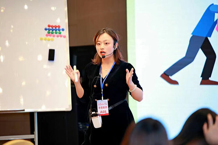 西南交通大学招生就业处老师易洺瑶：线上面试小妙招_fororder_易洺瑶老师上职业规划课-供图-西南交通大学