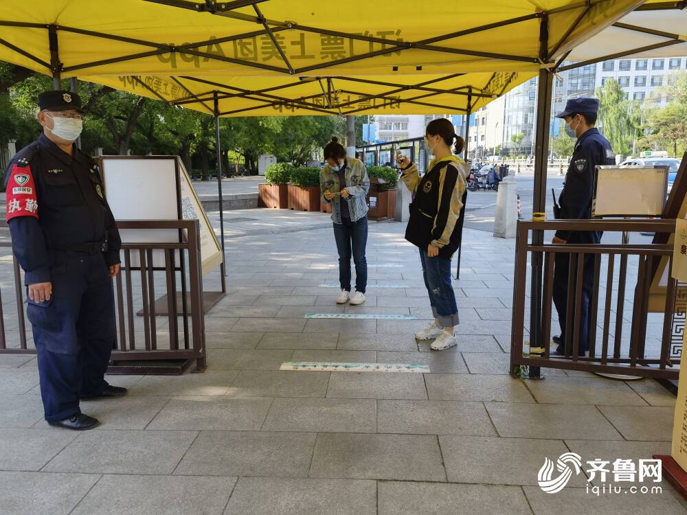 低头见诗词，济南趵突泉推出文艺范“一米线”