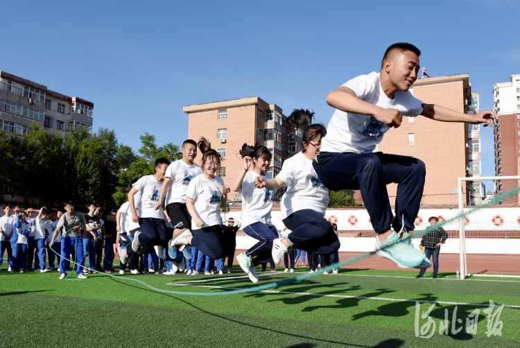 河北张家口：课余减压 轻松迎考
