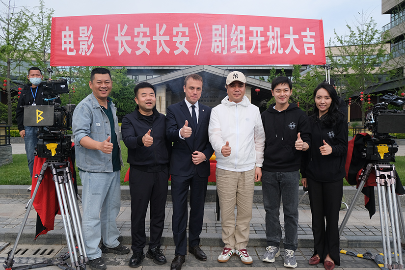 电影《长安·长安》正式开拍 曹骏表示参与讲述“一带一路”故事非常荣幸_fororder_004