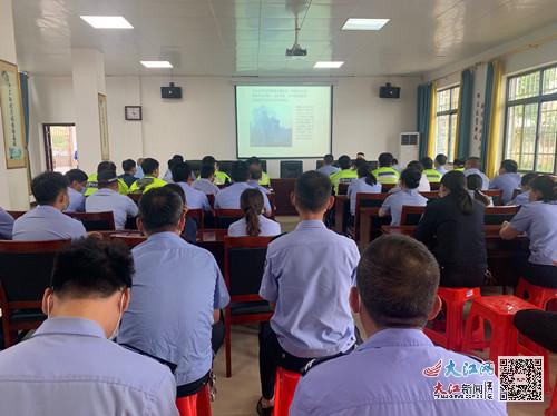 抚州交警消防联合开展消防安全演练（图）