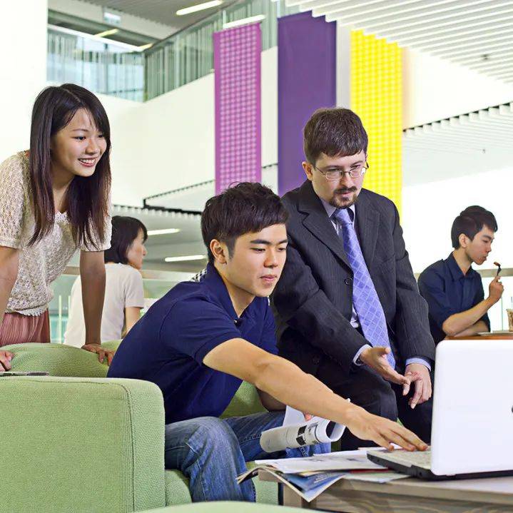 香港中文大学为高考同学加油