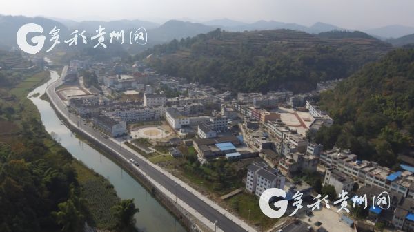 （社会、客户端贵州带图列表、移动版）1至7月贵州小康寨行动计划完成投资21.13亿元
