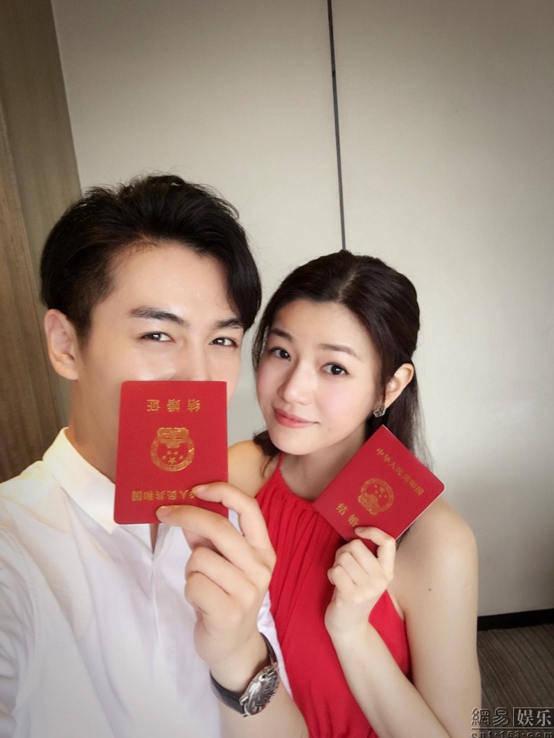 三喜临门 陈晓晒照证实婚讯 宣布陈妍希怀孕