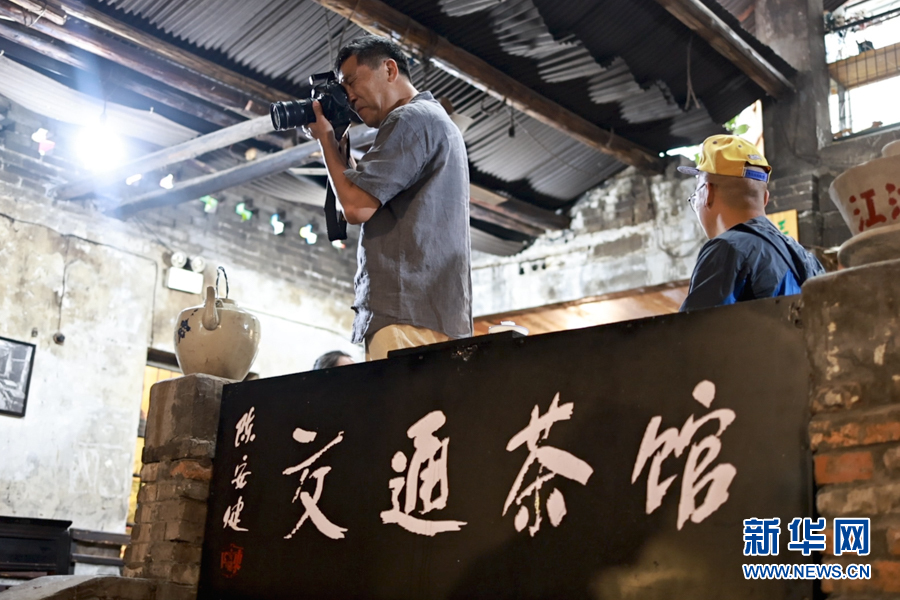 重庆茶馆演绎现代“清明上河图”