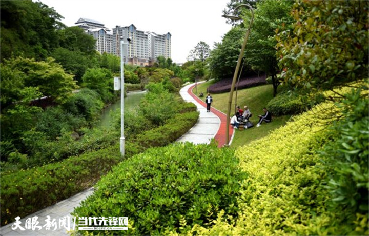 （中首）贵阳双龙生态公园：游客“吸氧”好去处