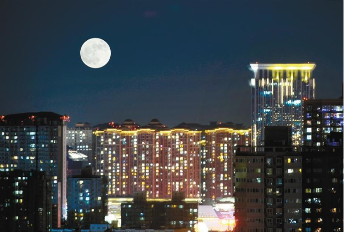 【中首 陕西 图】西安夜空中的“超级月亮”_fororder_微信图片_20220615084854