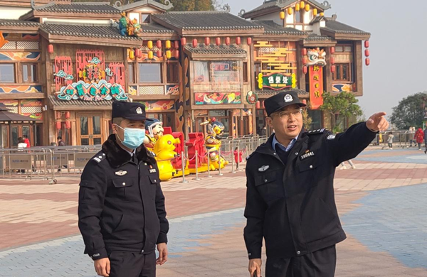 “全国公安机关爱民模范”王雪峰：拳拳爱民心 殷殷公仆情_fororder_图片1
